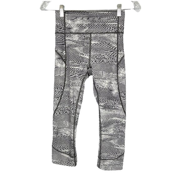Lululemon Womens In Movement Crop Everlux 19 Swerve Vapor Metal Grey size 4 - Picture 1 of 13
